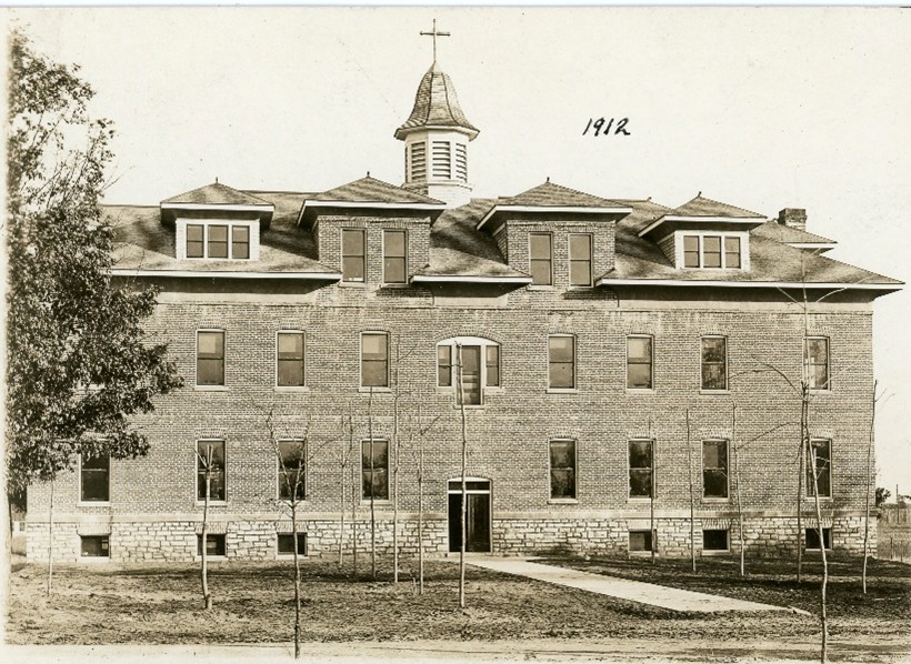 1913